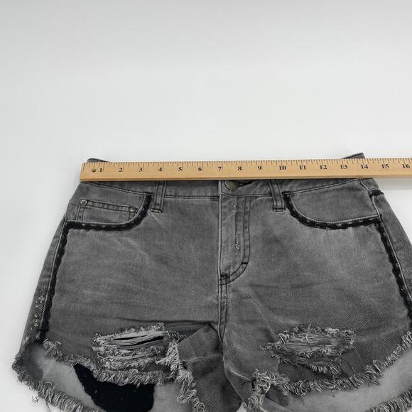 FREE PEOPLE Shorts Grey Distressed Cut Off Denim Womens Size 25 - Picture 7 of 7